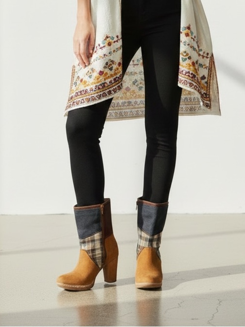 Muk Luks Womens Patchwork Plaid Faux Suede Block Heel Boots Tan Navy Size 10